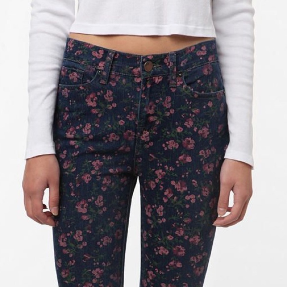 BDG High Rise Floral Shorts